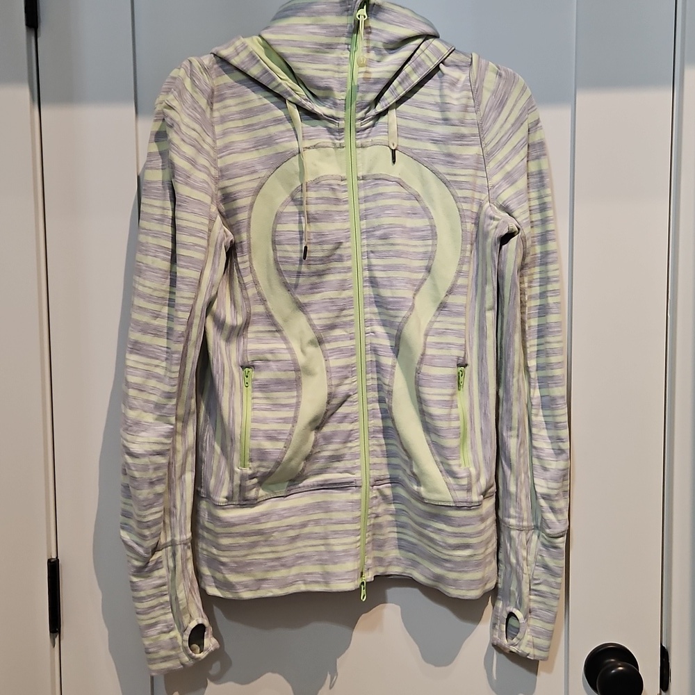 Lululemon Rare Chickadee stripped hoodie zip up size 6